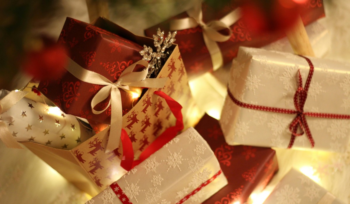 125 Geschenke für Kinder in Kelsterbach: Wunschbaumaktion endet erfolgreich