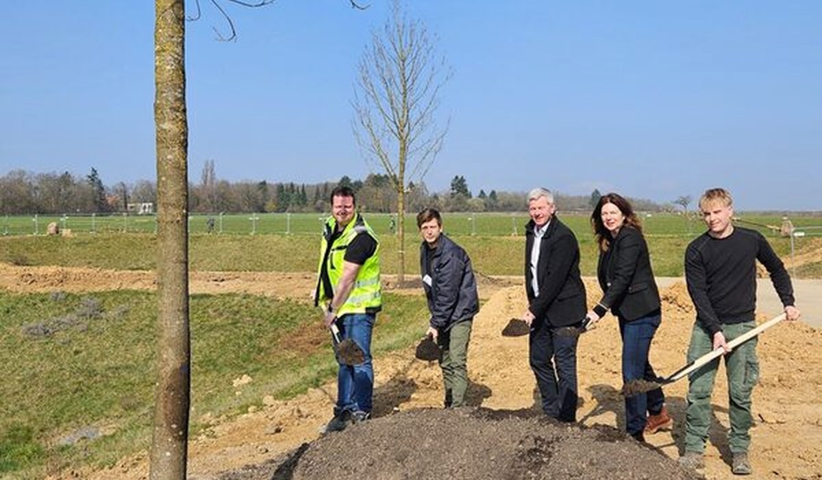 Bierstadt Nord bekommt zentrales Grün: 83 Bäume gesetzt, Eröffnung geplant für Sommer 2026