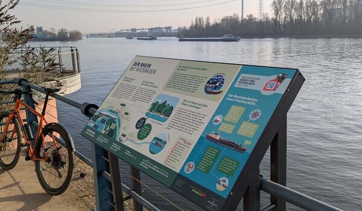Interaktive Tafeln ergänzen Wiesbadens Uferwege an Rhein und Main