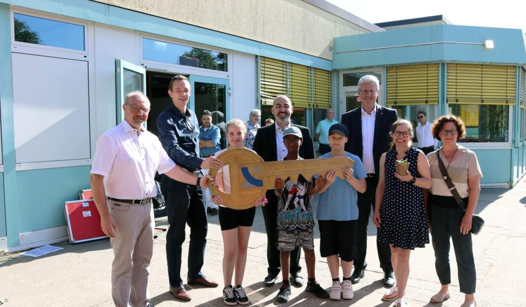 Nach Sanierung: Grundschule Hasengrund mit Aufzug und modernisierten Räumen wieder im Betrieb