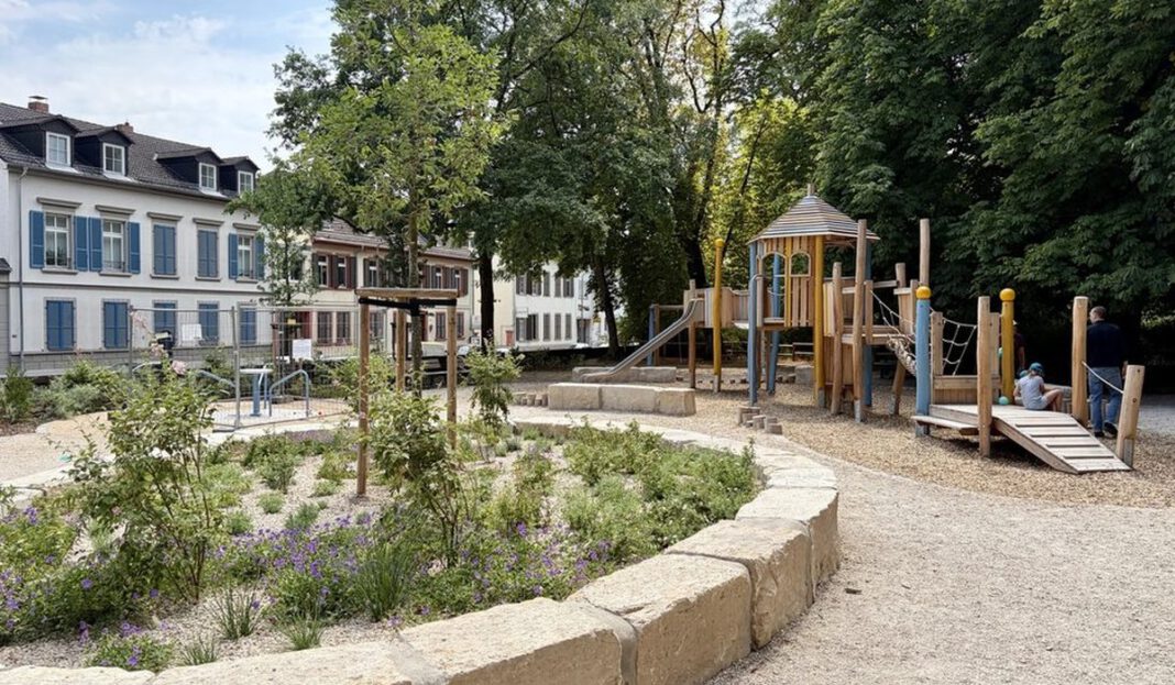Spielplatz am Schlosspark in Biebrich eröffnet mit Fokus auf Barrierefreiheit und Bürgerbeteiligung Spielplatz am Schlosspark in Biebrich eröffnet mit Fokus auf Barrierefreiheit und Bürgerbeteiligung