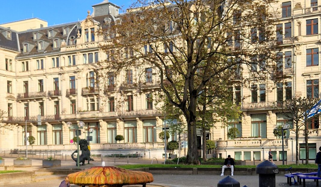 Wiesbaden diskutiert Integration der Thermalquellen in die Stadtentwicklung