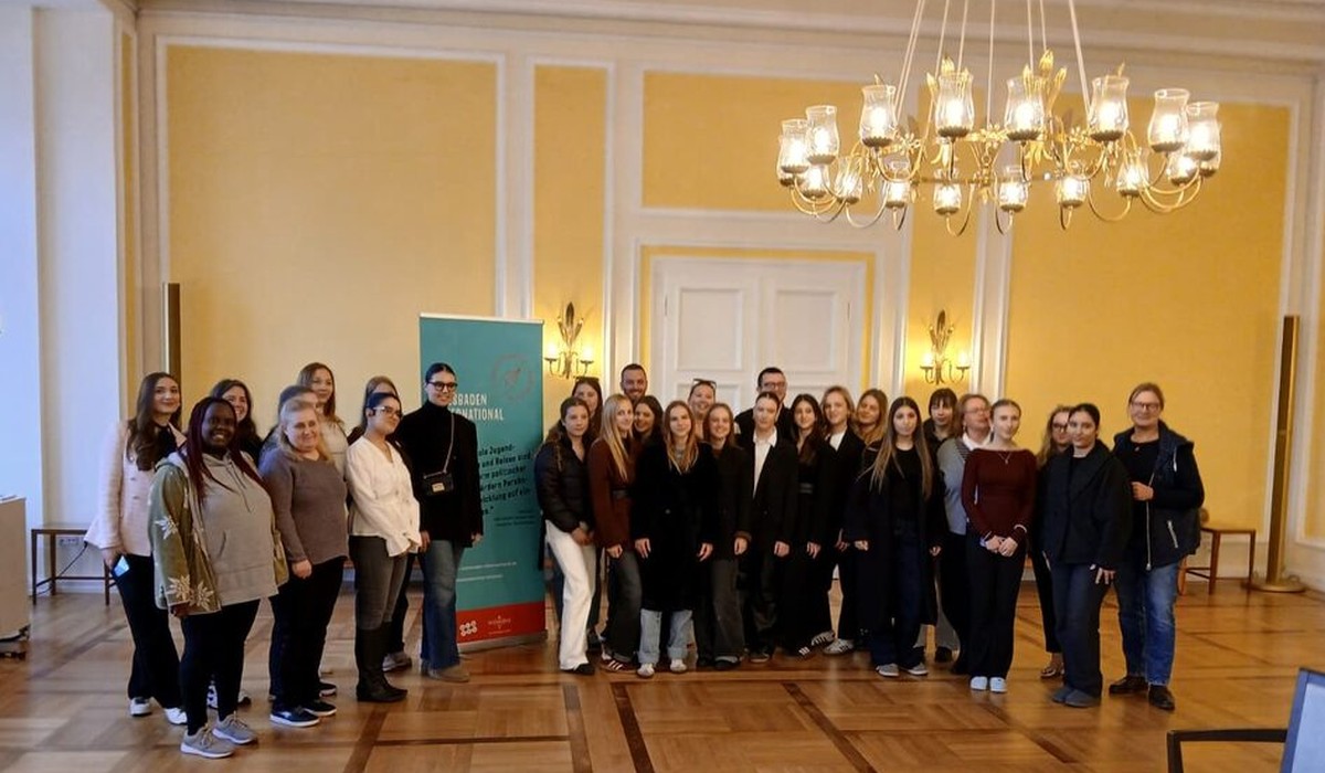 Wiesbaden empfängt 20 Mädchen aus Dubrovnik zu europäischer Jugendbegegnung Wiesbaden empfängt 20 Mädchen aus Dubrovnik zu europäischer Jugendbegegnung